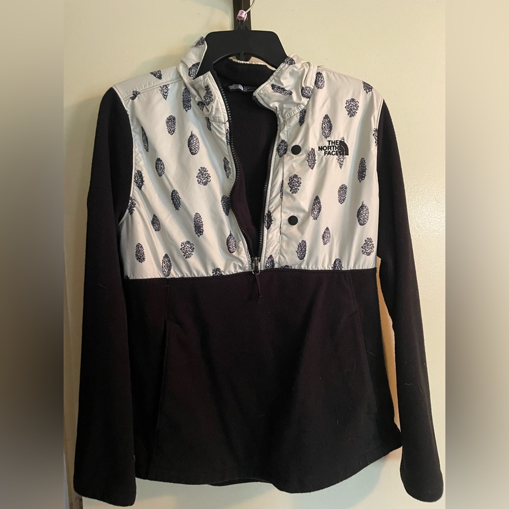 North Face Quarter Zip!